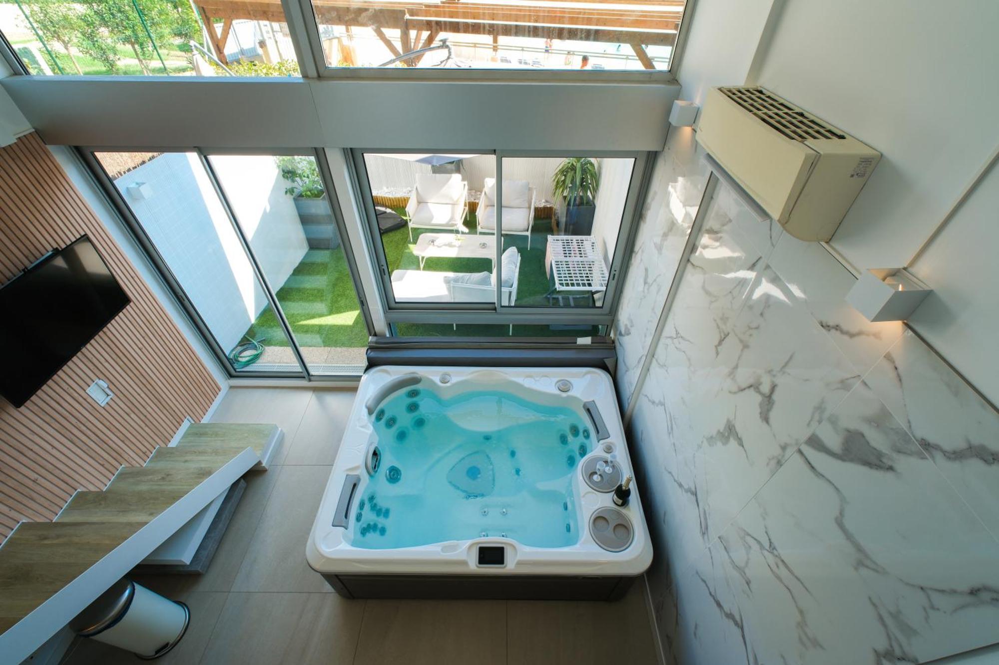 Villa Bono Jacuzzi & Spa แซ็งต์-โลร็อง-ดู-วาร์ ภายนอก รูปภาพ