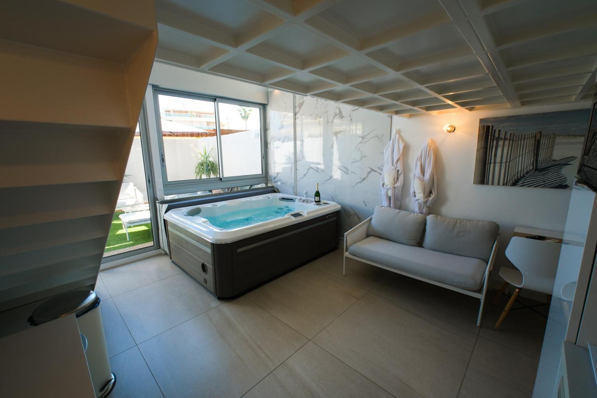 Villa Bono Jacuzzi & Spa แซ็งต์-โลร็อง-ดู-วาร์ ภายนอก รูปภาพ